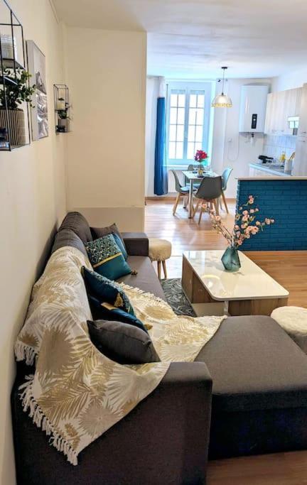 Spacieux Et Charmant Appartement De 47 M2 Charleville-Mézières Exterior foto